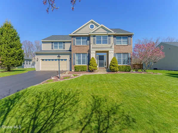 5 Magnolia Way, Ballston Lake, NY 12019