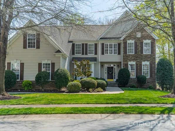 8203 Sturminster Dr, Waxhaw, NC 28173