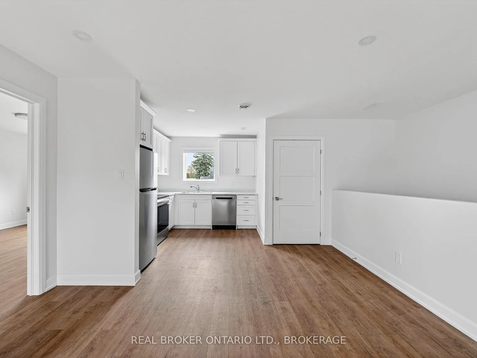 2 bed, $2,380 — Photo 4