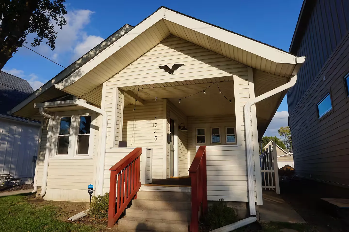 2 bed, 1300 sqft, $1,800 — Photo 1