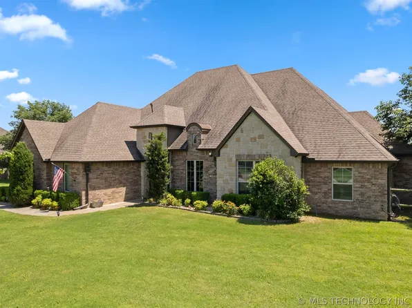 5100 E Hickory Bluff Dr, Claremore, OK 74019