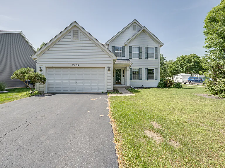 2464 Blue Spruce Ln — Photo 2