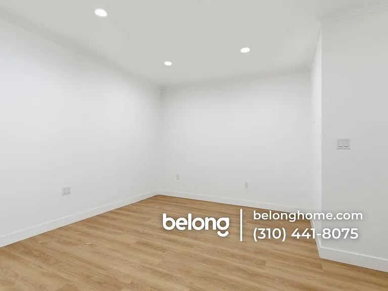 1702 W 43rd St — Photo 15