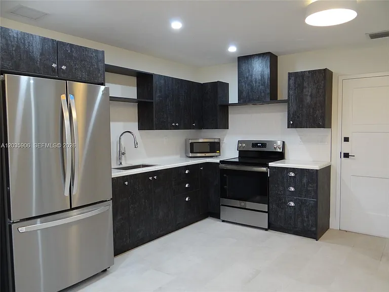5980 SW 40th Ave #C — Photo 15