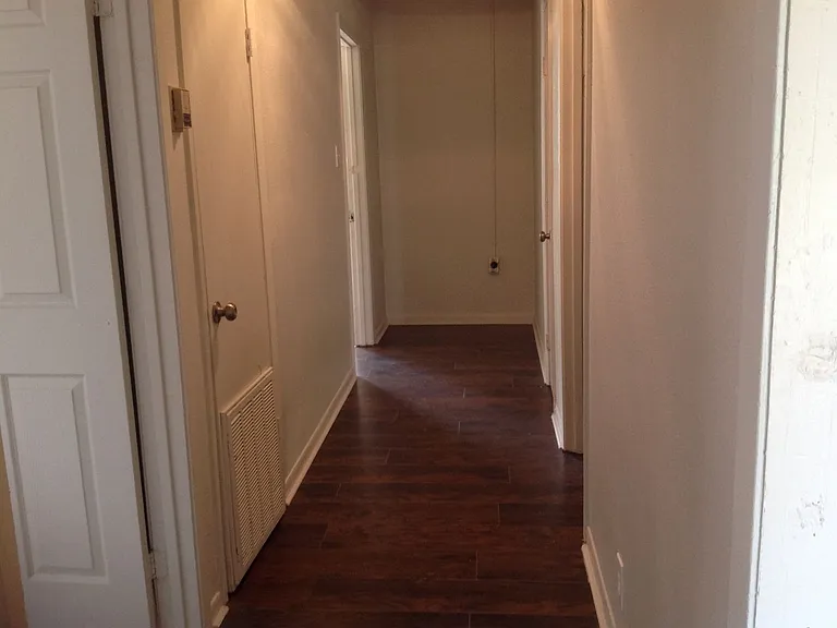 206 Hub Ave — Photo 8