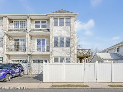 247 Pacific Ave, Staten Island, NY, 10312