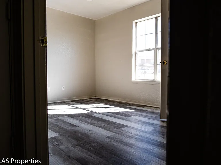 2913 Cantabrian Dr #B — Photo 11