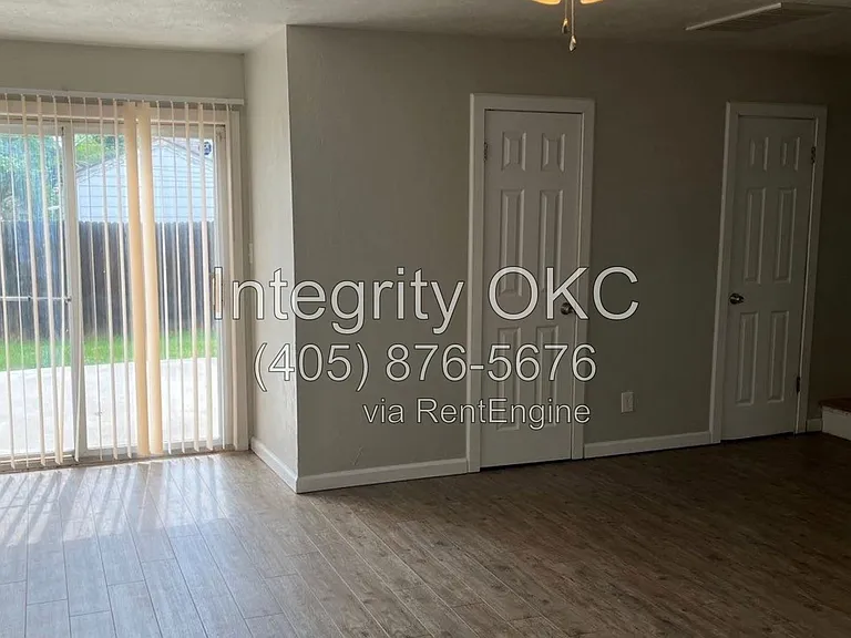 547 E Grumman Dr — Photo 19