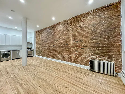 Rented by Dallien Realty Limited Liability Company | media 11