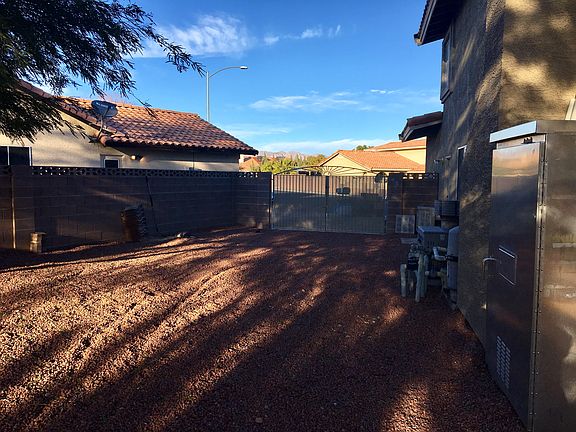 3rd image of 3601 Hazel Dell St