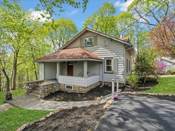 21 Highland Ave, Stanhope Boro, NJ 07874