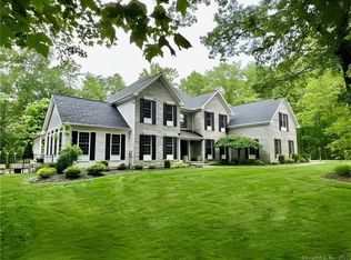80 Carriage Dr, Bethany, CT 06524