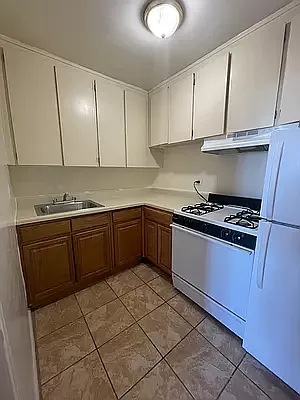 Rented by Contact Realty | media 4