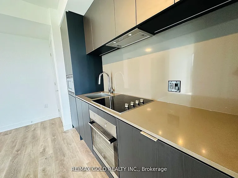 86 Dundas St E #815 — Photo 3