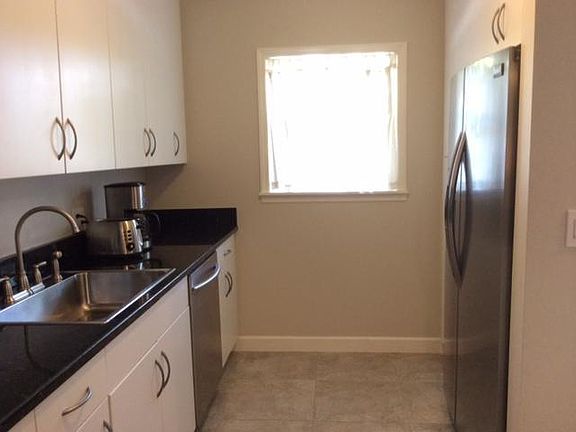 4th image of 1432 S Lakeside Dr APT 6