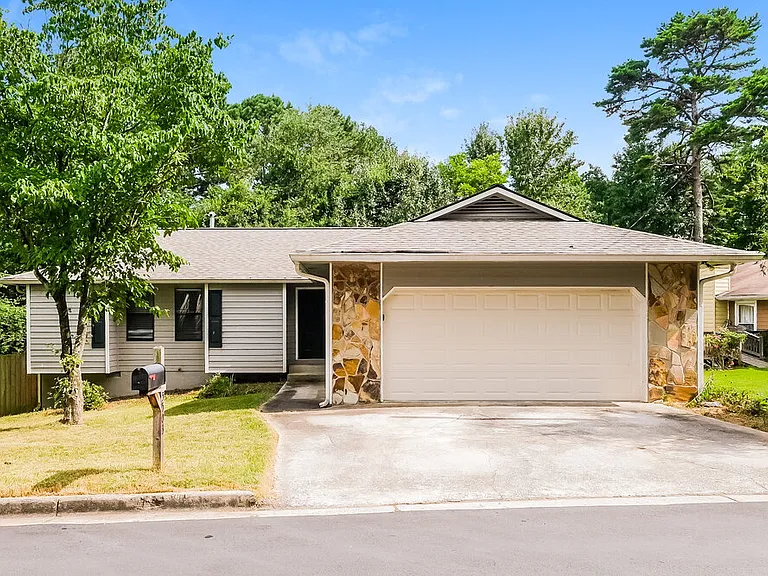 5503 Springwood Ln — Photo 1