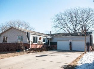 2240 Devoe Dr, Lincoln, NE 68506