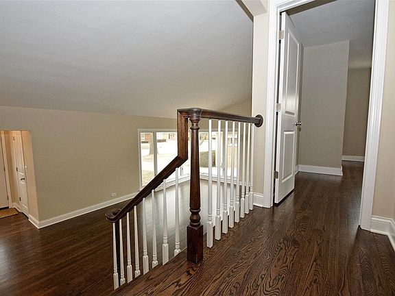 4th image of 10821 Claridge Ave