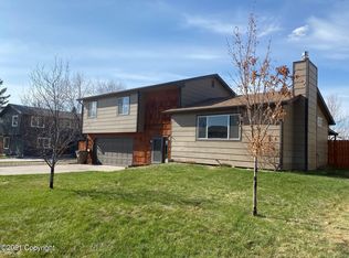 21 Constitution Dr, Gillette, WY 82716
