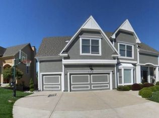 505 NE Oaks Ridge Dr, Blue Springs, MO 64064