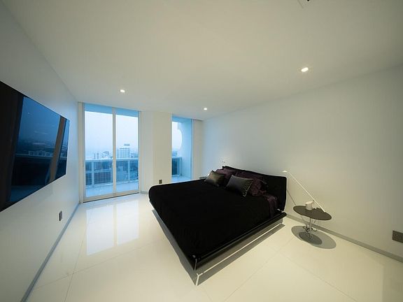 3rd image of 4775 Collins Ave #Penthouse 4203