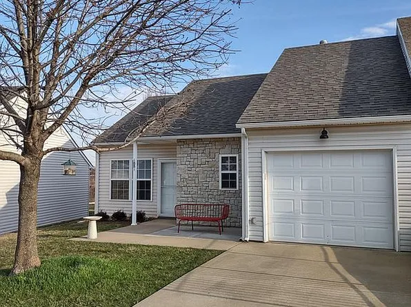 1881 Fall Creek Dr, Tonganoxie, KS 66086