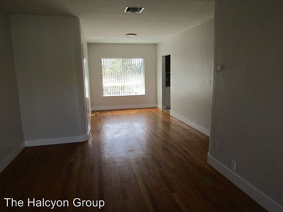 3rd image of 701 NE 16th Ave APT 4