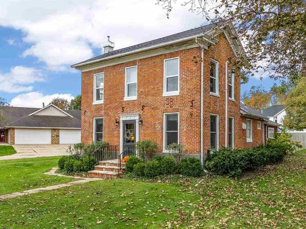 407 1st Ave SW, Mount Vernon, IA 52314
