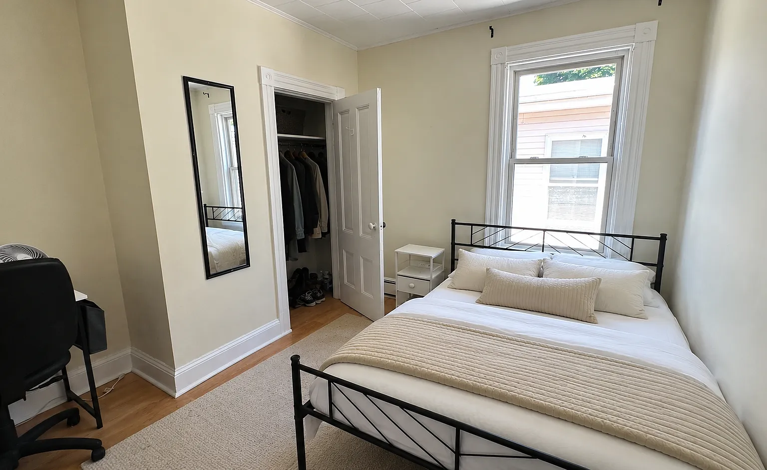 3 bed, 1150 sqft, $3,300 — Photo 4