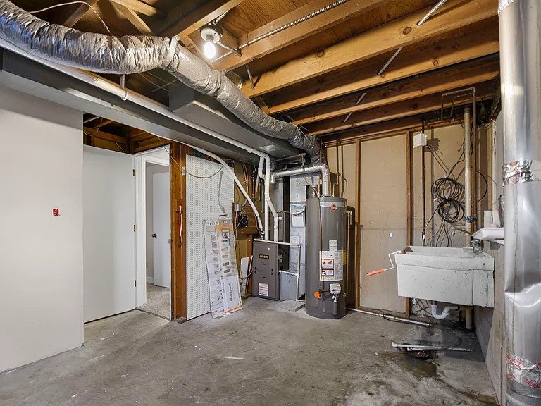 2221 82nd St W — Photo 20