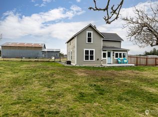 2421 Van Dam Rd, Coupeville, WA 98239