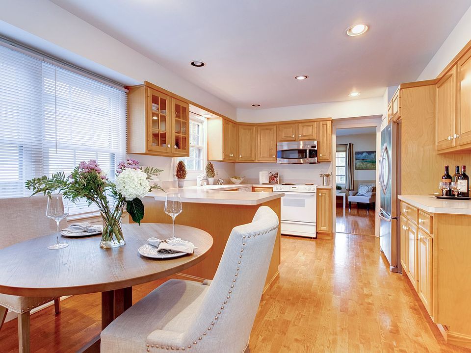 1st image of 36 Hatton Dr