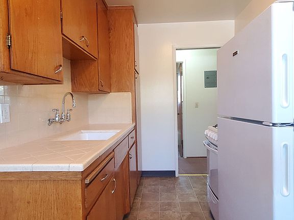 4th image of 3047 David Ave #11