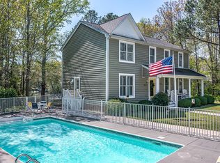 604 Greenfield Point Dr, Reedville, VA 22539