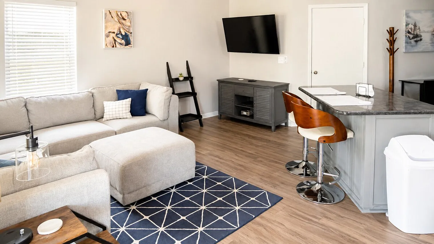 1 bed, 1.5 bath, $2,668 — Photo 2