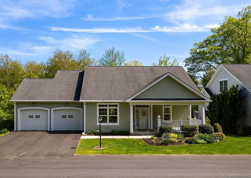 1st image of 16 Crystal Springs Dr #16