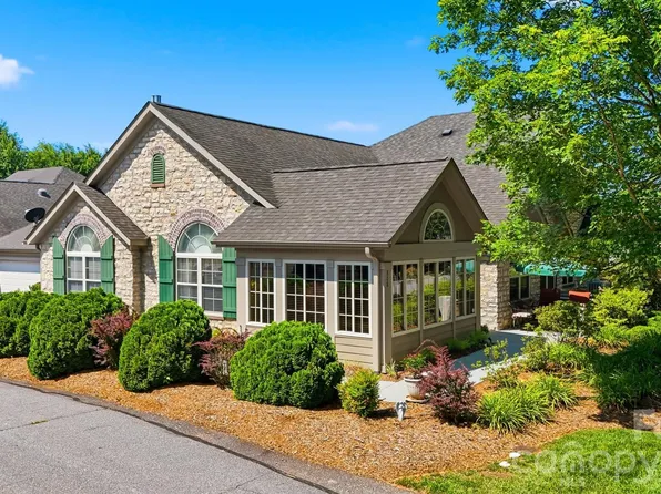 808C Wynnshire Dr, Hickory, NC 28601