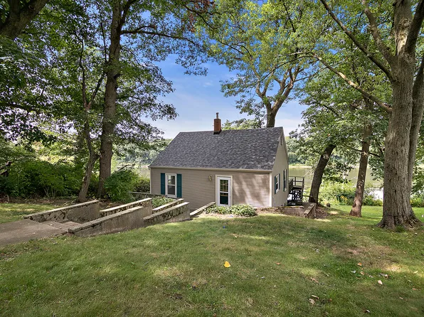 799 N River Dr, Kankakee, IL 60901