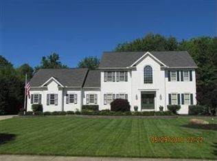9402 Airlane Dr, Macedonia, OH 44056
