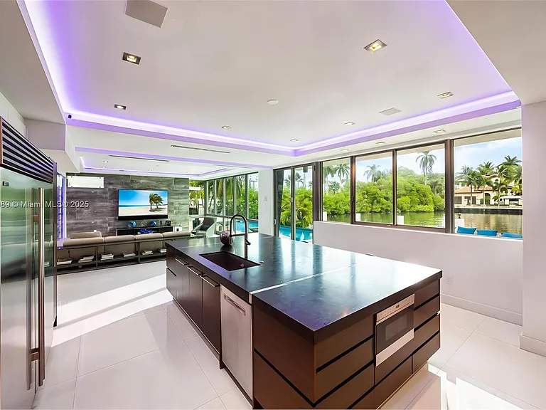 300 Royal Plaza Dr — Photo 24
