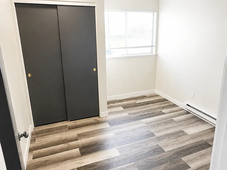 705 State Ave N #4 — Photo 12