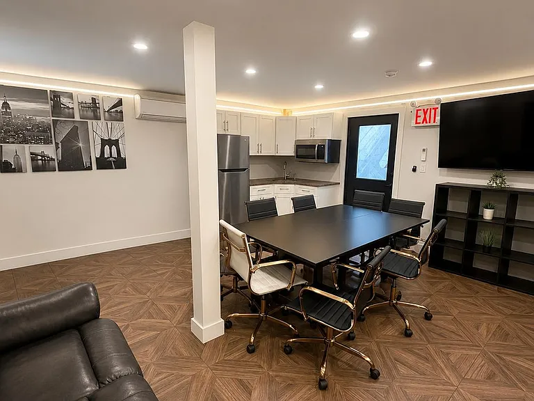 184 Adelphi St #1 — Photo 12