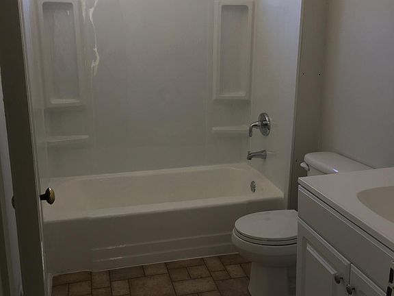 4th image of 101 William St #1