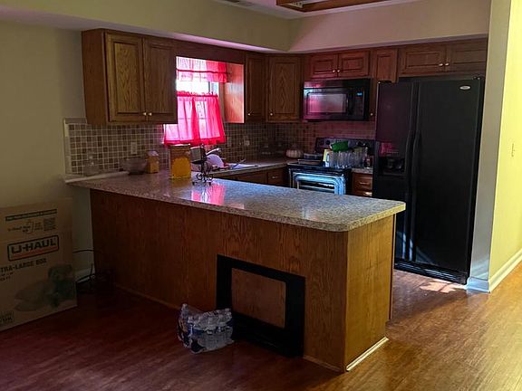 5th image of 1715 Emerson Ave