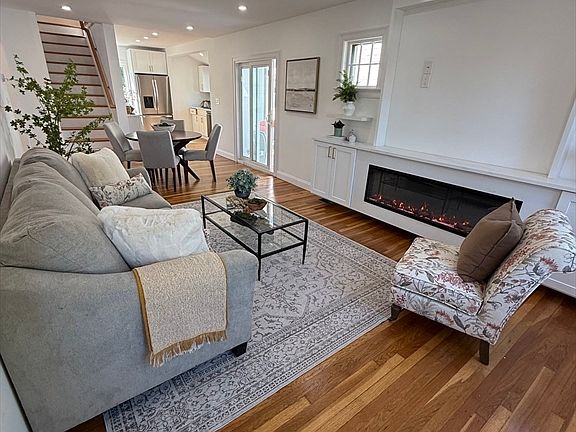 4th image of 95 Lynnway