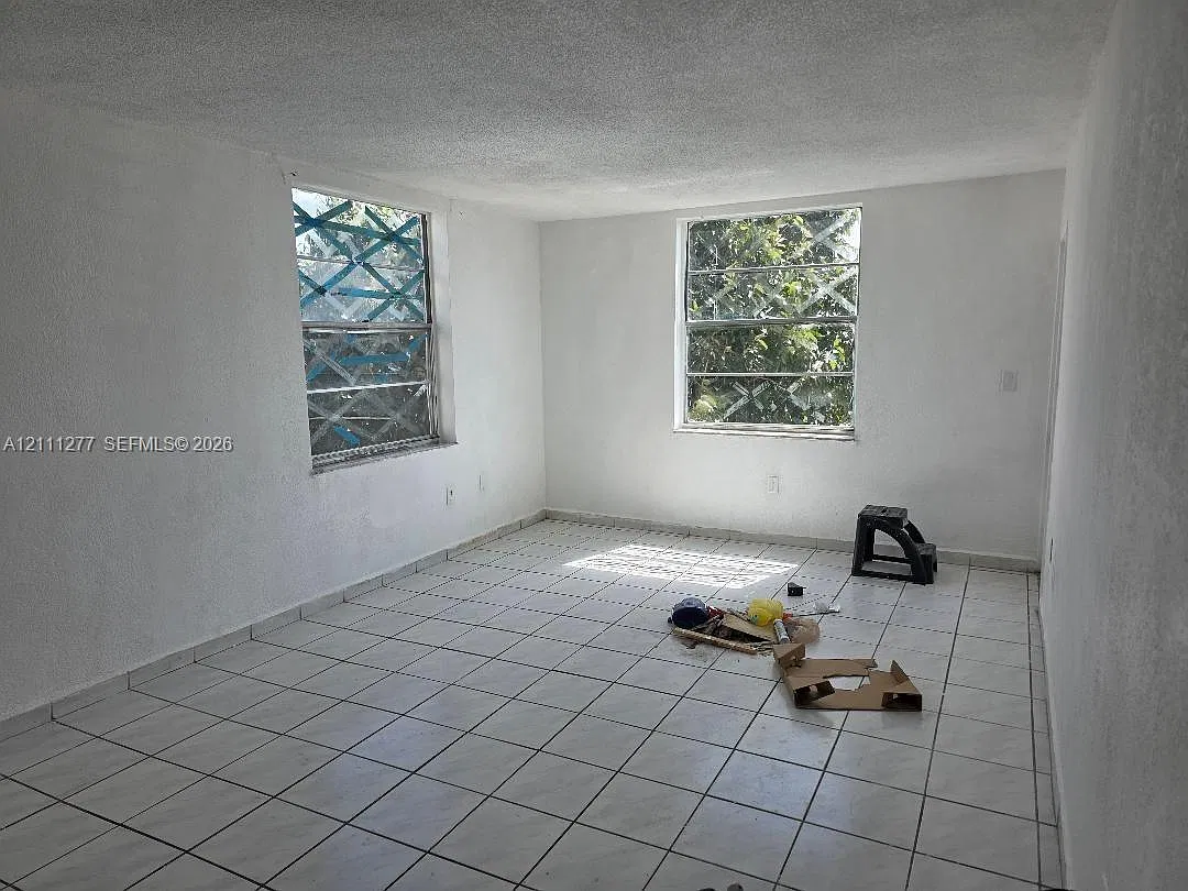 Westland Gardens Condo — Photo 2