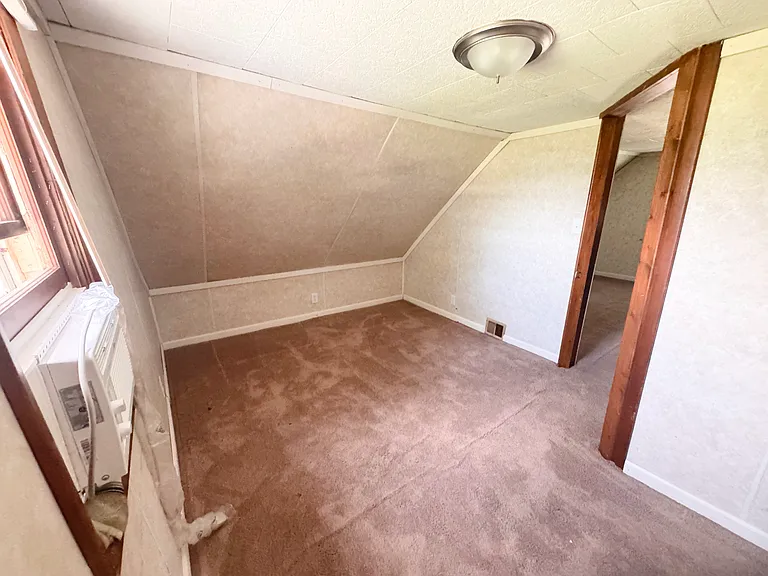 230 N Wayne St — Photo 12