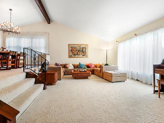 2nd image of 8531 Broadmoor Dr