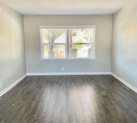 2nd image of 515 Bridewell St APT B