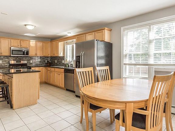 4th image of 581 Plymouth St #581